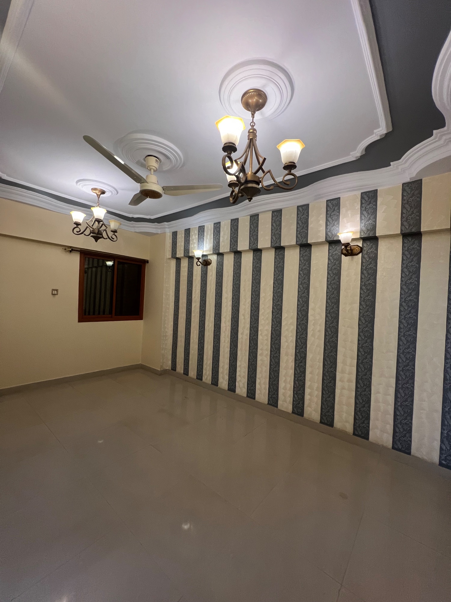 3 Bed DD Flat for Sale in Parsi colony soldier bazar – Flat in Parsi colony soldier bazar