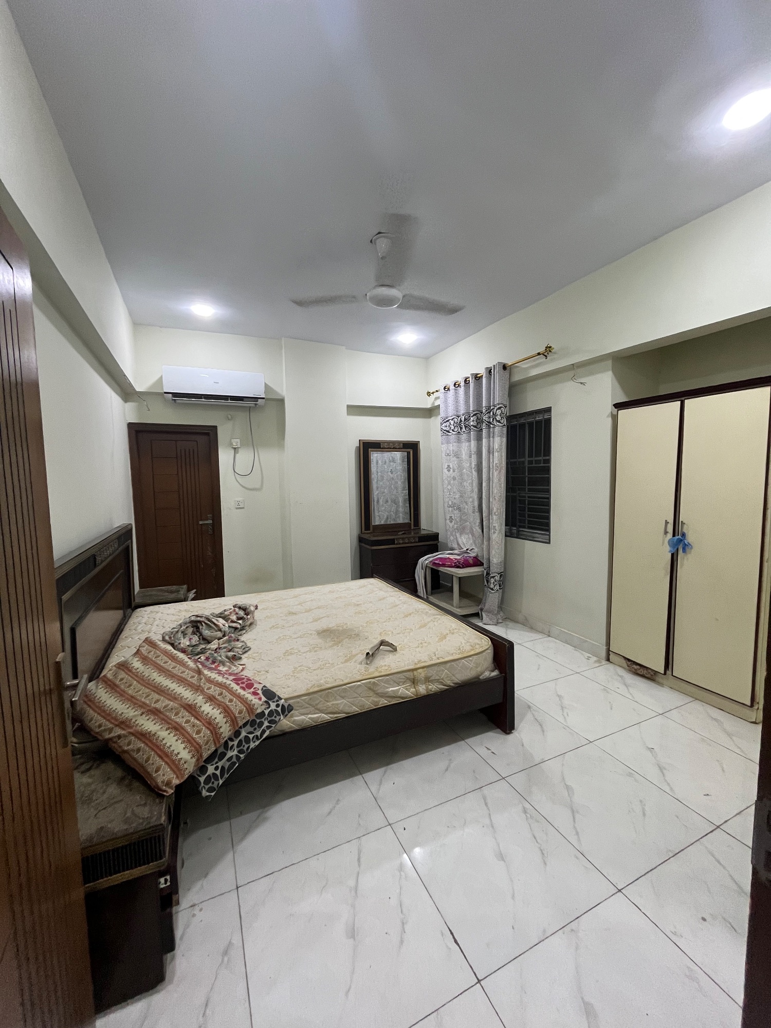 3 Bed Flat for Sale in Parsi colony soldier bazar – photo 1 of 1